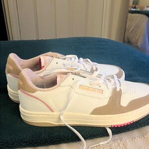 Reebok White and Brown Sneakers with Pink Detail